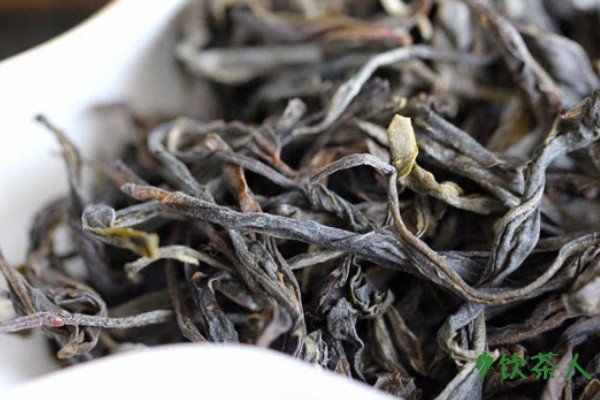茶毫和发霉的区别图片，怎么判断茶叶发霉还是绒毛